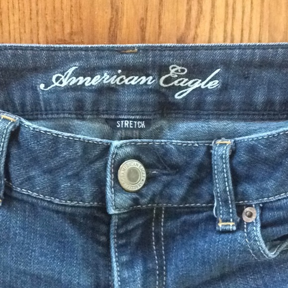 American Eagle Denim Short Shorts - size 6 - Picture 2 of 5